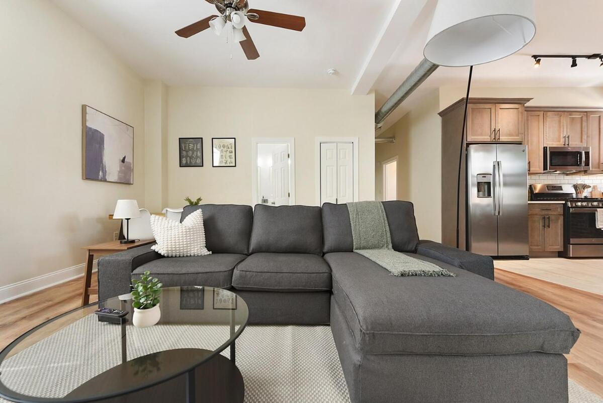 Apartment 9 Bedroom House With King-sized Bed Near Bakery Square Pittsburgh